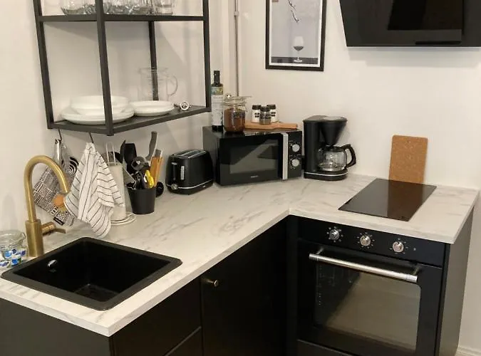 Daire Hurmaava Vierassviitti Hyvaellae Sijainnilla! Naantali